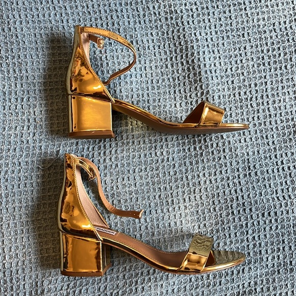 Steve Madden shiny gold irenee strappy heel - Picture 4 of 7